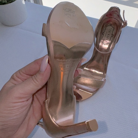 Ted Baker rose gold heels, never worn size 39.5 - Picture 3 of 8